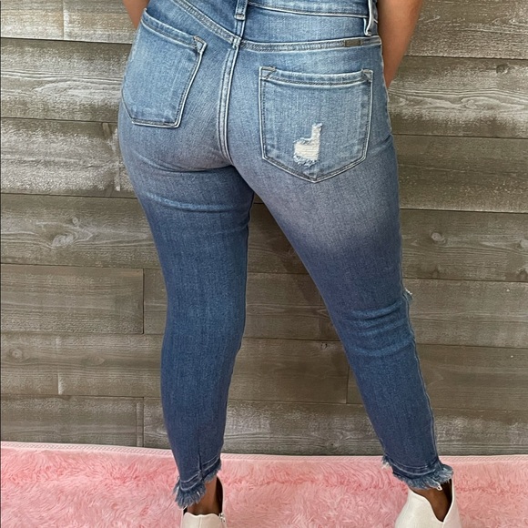 BRAND NEW kancan high rise distressed skinny jean - Picture 8 of 16